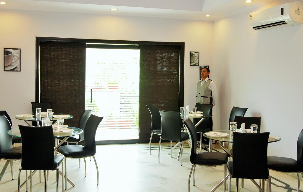 Hotel Deer Parkk Nowe Delhi Zewnętrze zdjęcie